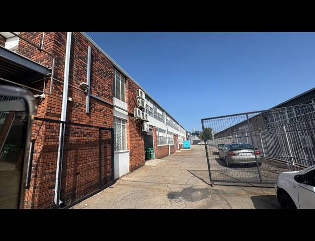 720M² WAREHOUSE TO LET IN WYNBERG